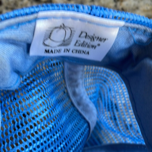 Nice Trucker Style Hat with Snap Back St Thomas Virgin Islands Embroidered Patch - Picture 4 of 5